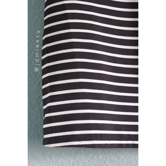 Old Navy | Striped Front Pocket Boxy Blouse - Picture 4 of 6